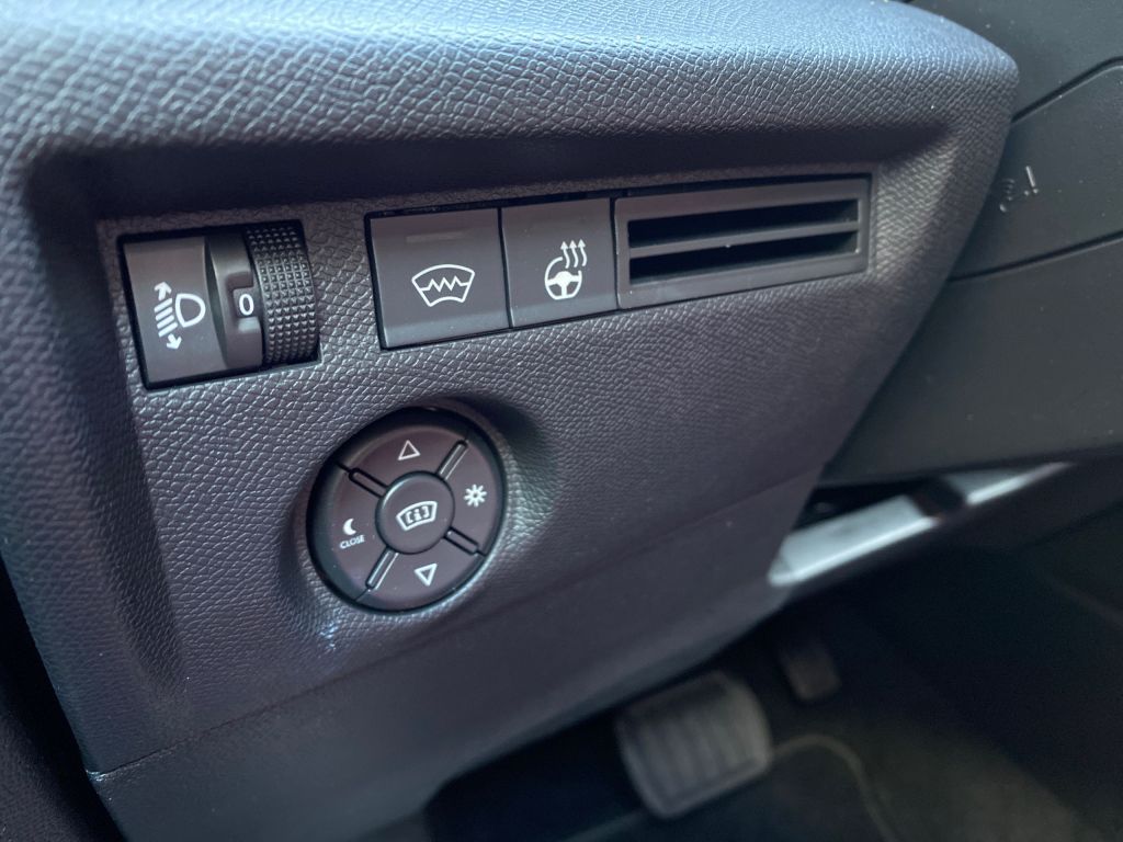 Fahrzeugabbildung Citroën C4 PureTech 130 S&S EAT8 MAX *Kälte-Paket*