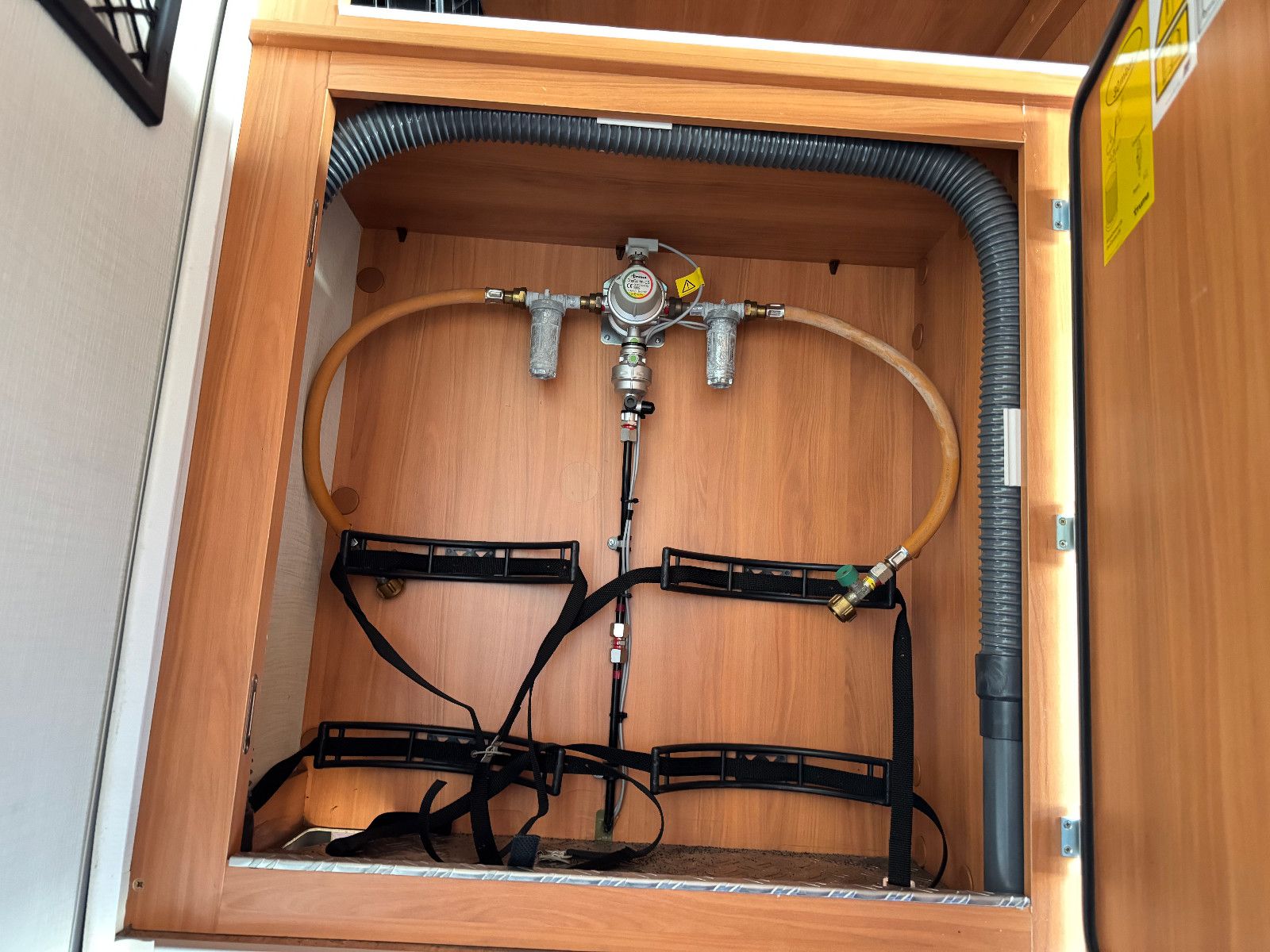 Fahrzeugabbildung HYMER / ERIBA / HYMERCAR EXSIS T 688 FIAT ALKO 2X TV SAT SOLAR AHK PANO