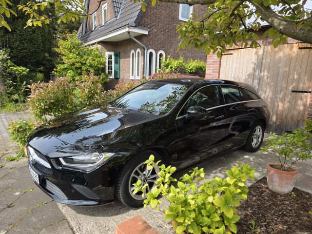 MERCEDES-BENZ CLA 180 Shooting Brake -