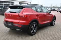 Fahrzeugabbildung Volvo XC40 T4 Autom. R-Design*FSHZG*RFK*BLIS*ACC