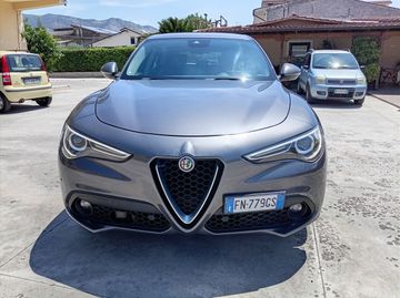Alfa-Romeo Stelvio - 2