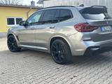 BMW X3 M COMPETITION M COMPETITION - BMW X3 M mit Benzin-Antrieb: Ambiente-Beleuchtung
