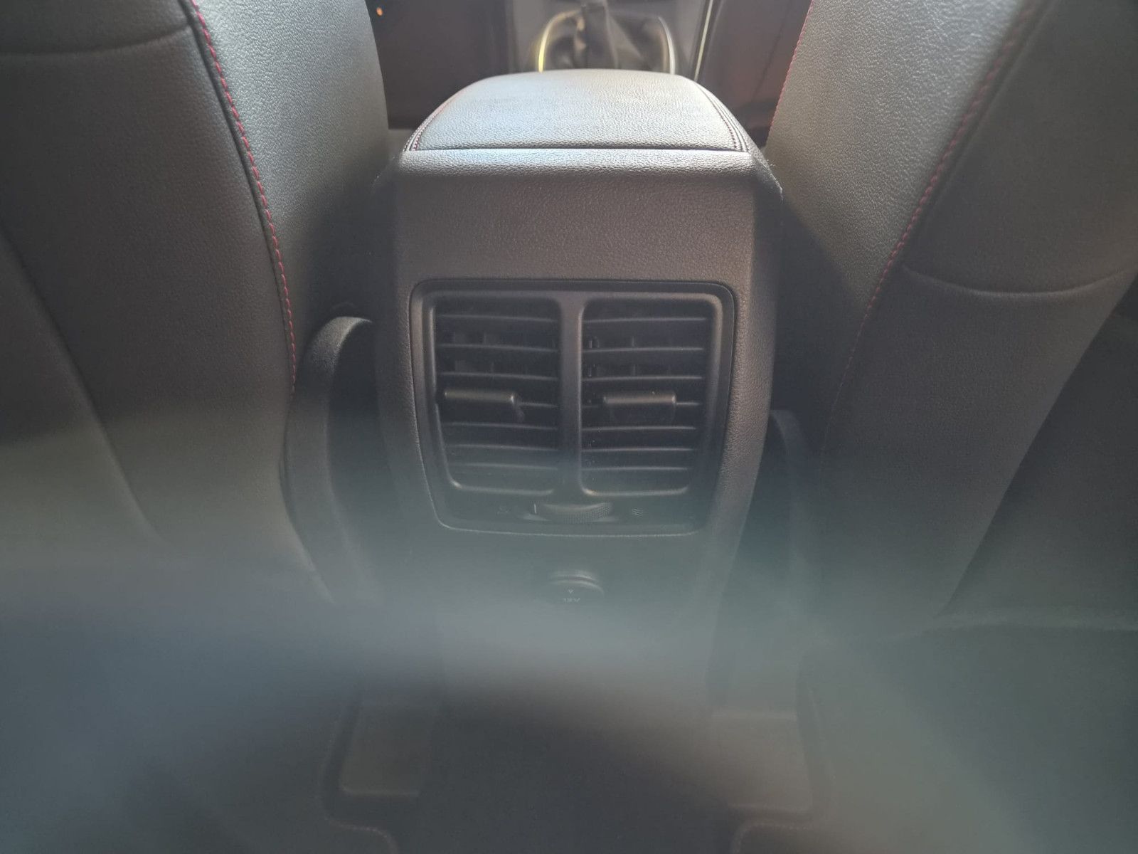 Fahrzeugabbildung Ford Kuga ST-Line/Xenon/GARANTIE/1. HAND
