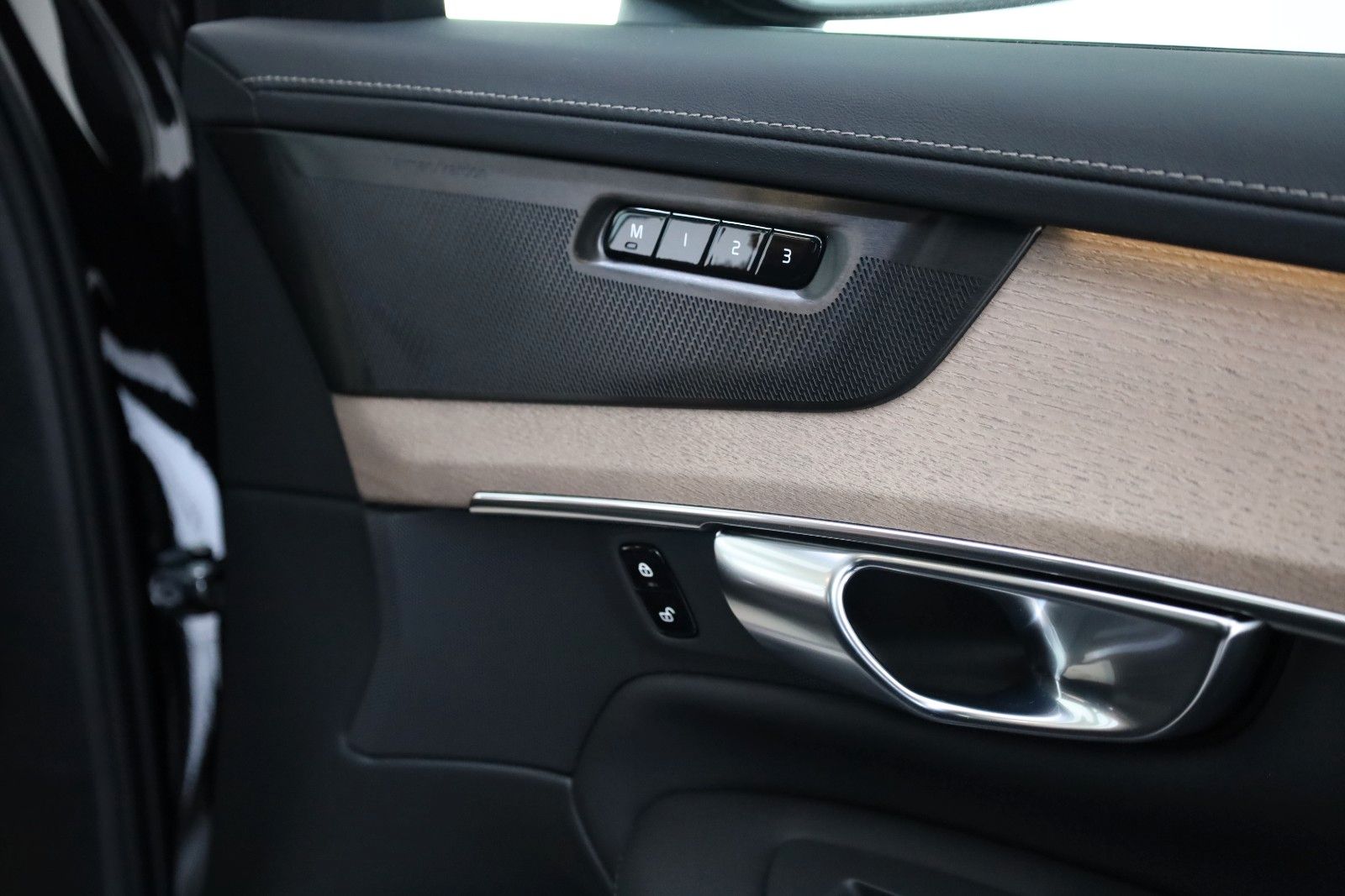 Fahrzeugabbildung Volvo XC90 Plus Bright AWD,7Sitze,360°,HUD,H&K,ACC,AHK