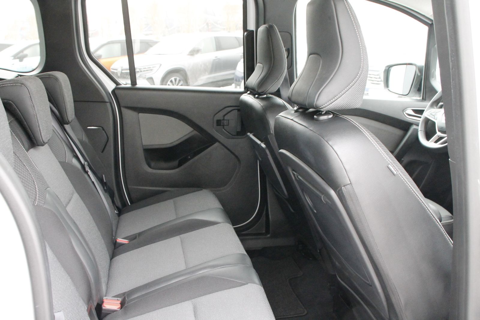 Fahrzeugabbildung Renault Kangoo III Techno Family-Paket