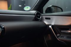 MERCEDES-BENZ A 250*AMG-LINE*360*ACC*NAVI*MULTIBEAM*