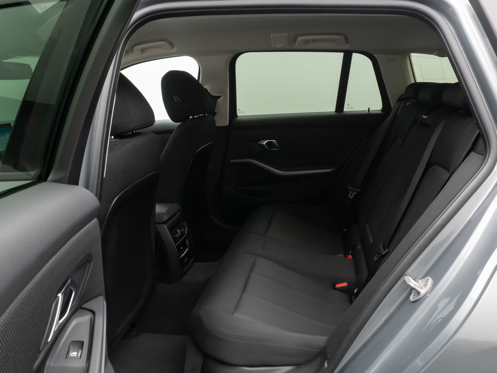 Fahrzeugabbildung BMW 320d Kamera DAB HiFi Fernlichtassist Stop&Go LED