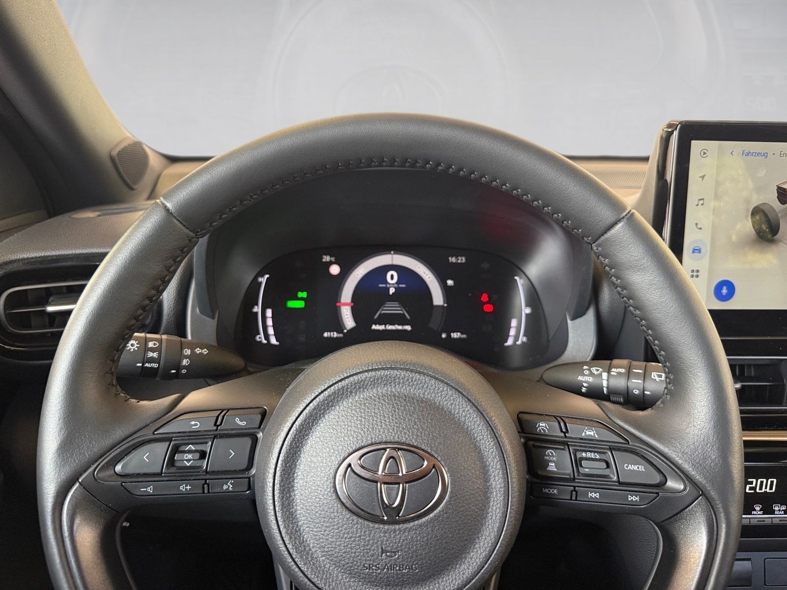 Fahrzeugabbildung Toyota Yaris Cross 1.5 Hybrid Teamplayer KlimaA,LED,SHZ