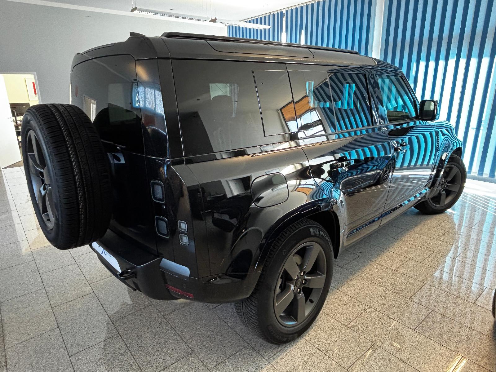 Land Rover Defender 110 X-Dynamic HSE