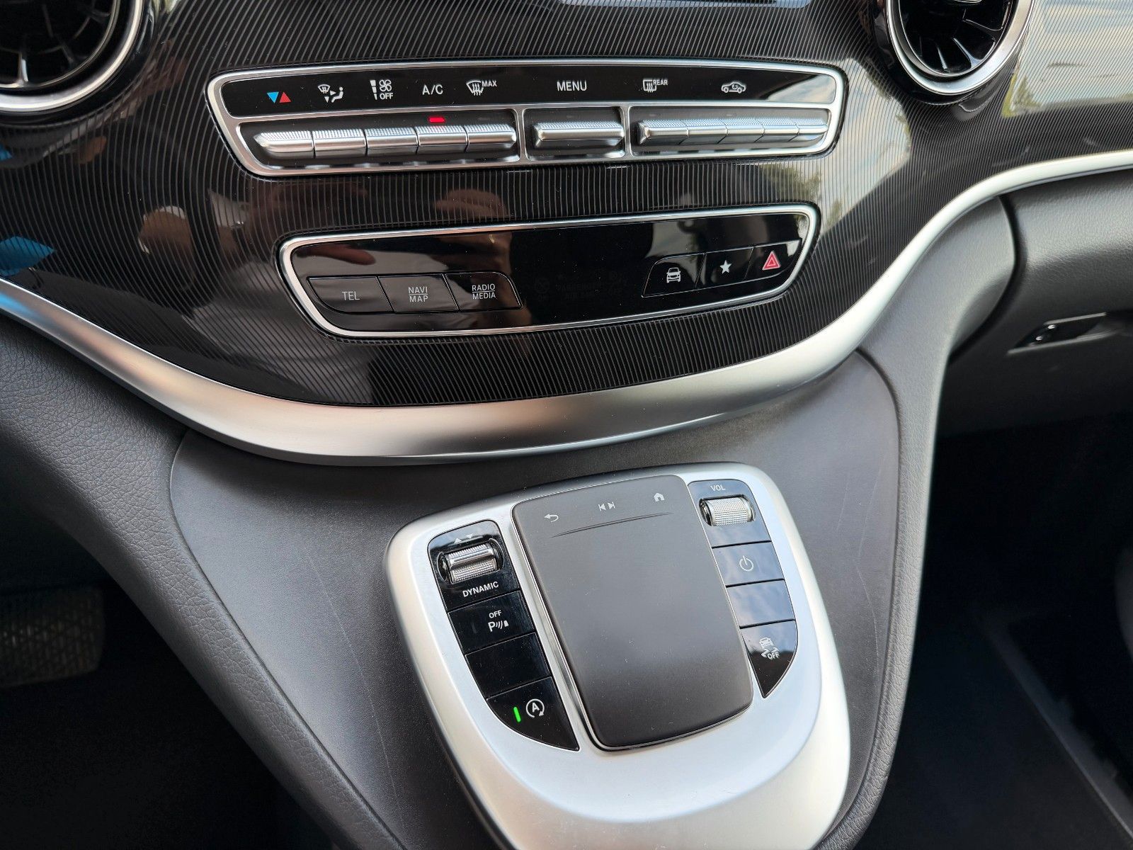 Fahrzeugabbildung Mercedes-Benz V 250 d 4MATIC DISTRONIC 360Kamera 7Sitze