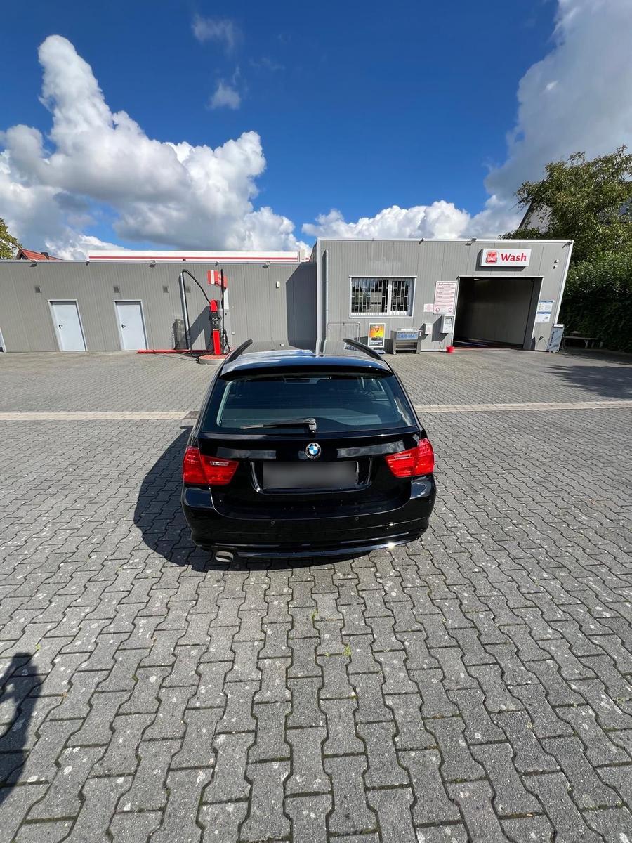 BMW 320 2011 — photo 5