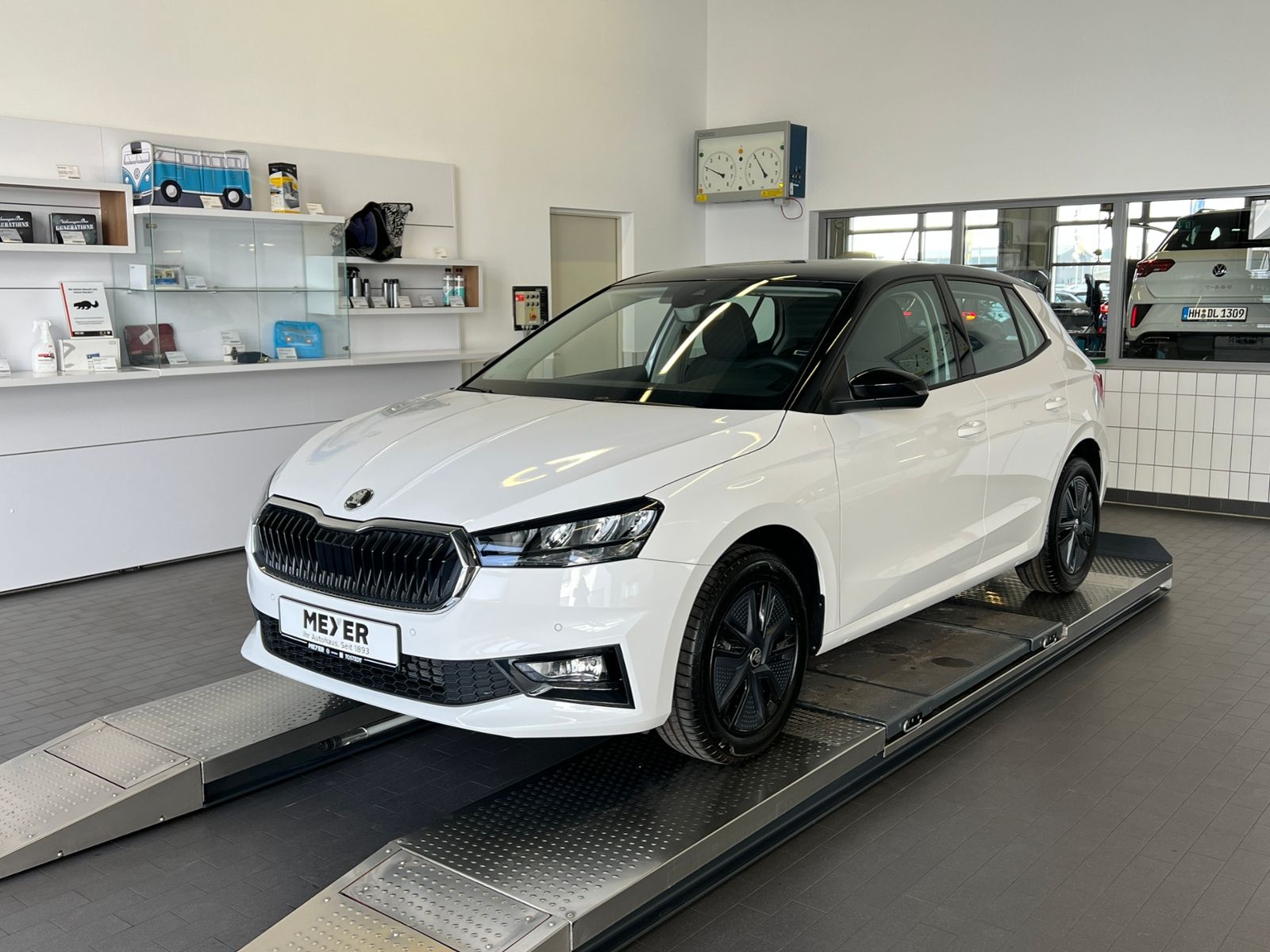 Fahrzeugabbildung SKODA Fabia IV Selection 1.0 TSI DSG *AHK, LED, SmartL