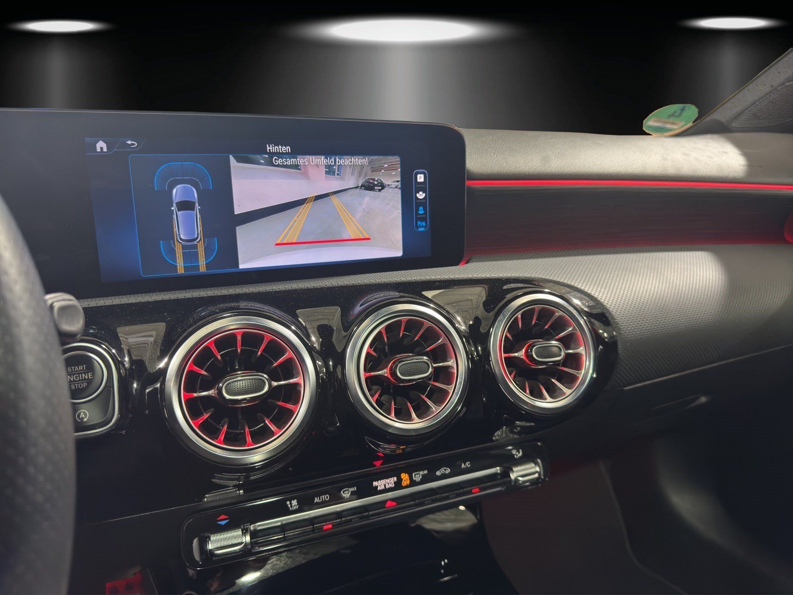 Fahrzeugabbildung Mercedes-Benz A 180d AMG Pano MULTIBEAM KeyGO NIGHT Kamera