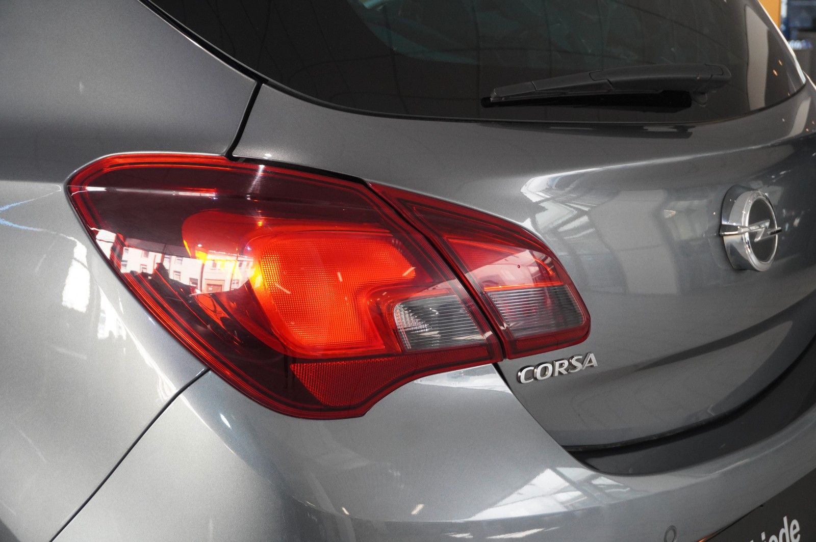 Fahrzeugabbildung Opel Corsa E 1.4 120 JAHRE 5-TÜR NAVI/SHZ/KAMERA/TEMP