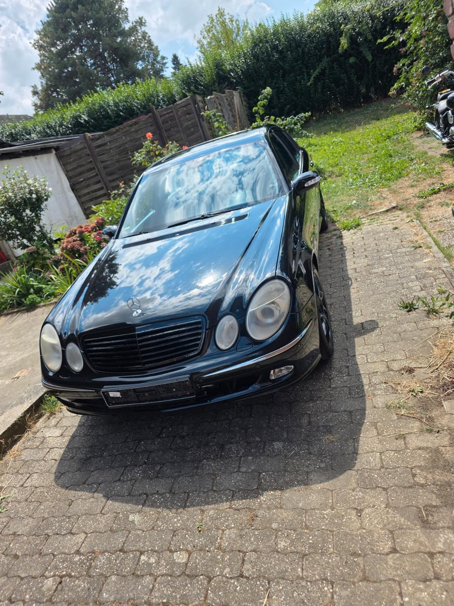 Mercedes-Benz E 240