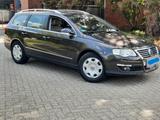 Volkswagen Passat 2.0 TDI DPF Tüv 04,27 Kilma sehr gepflegt - Volkswagen Passat: TDI Se