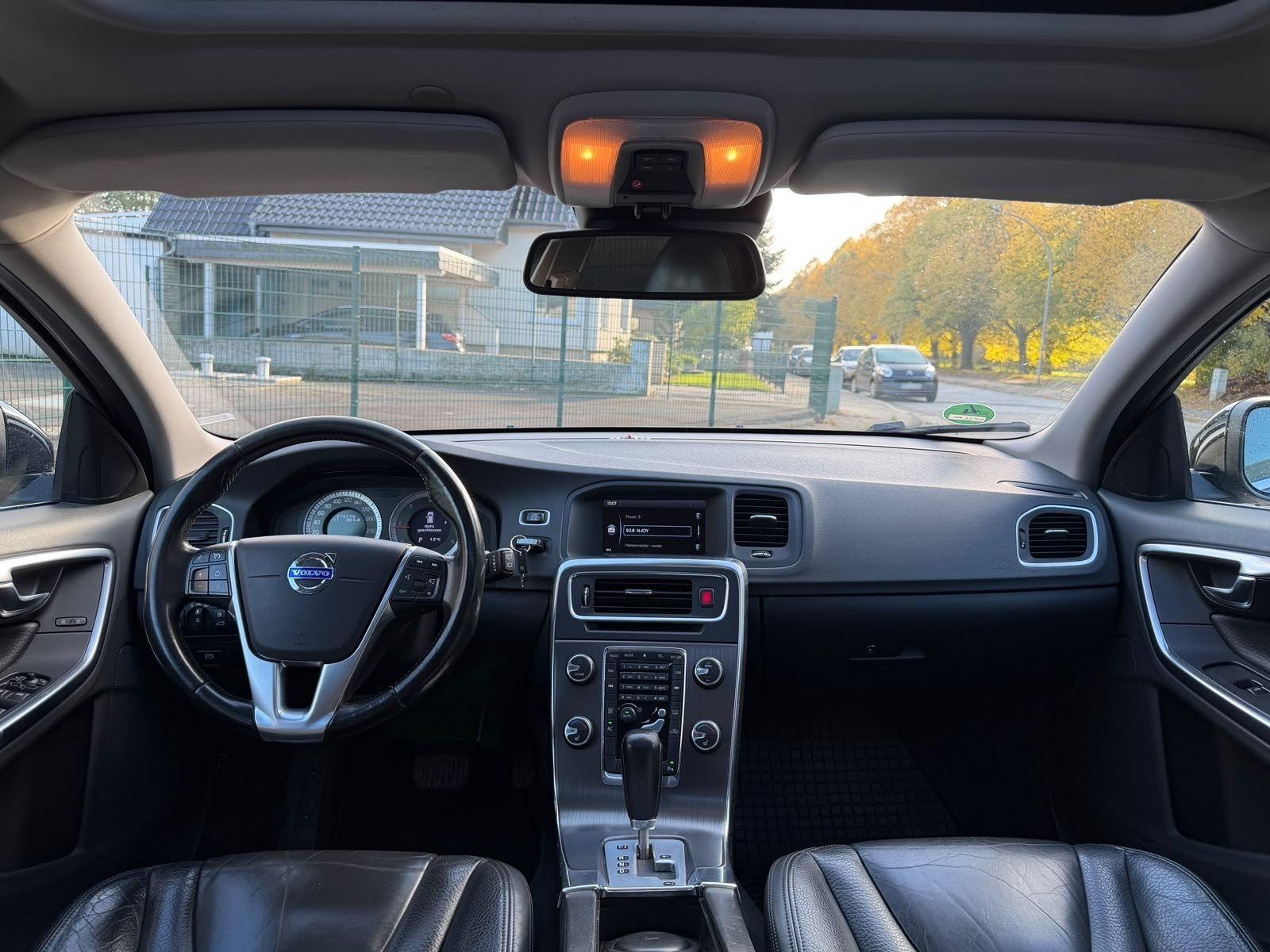 Volvo V60 2011 — photo 7