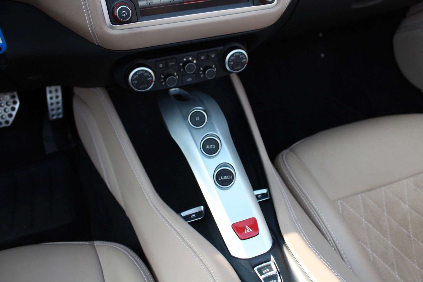 California 3.9 V8 T 4-Sitzer