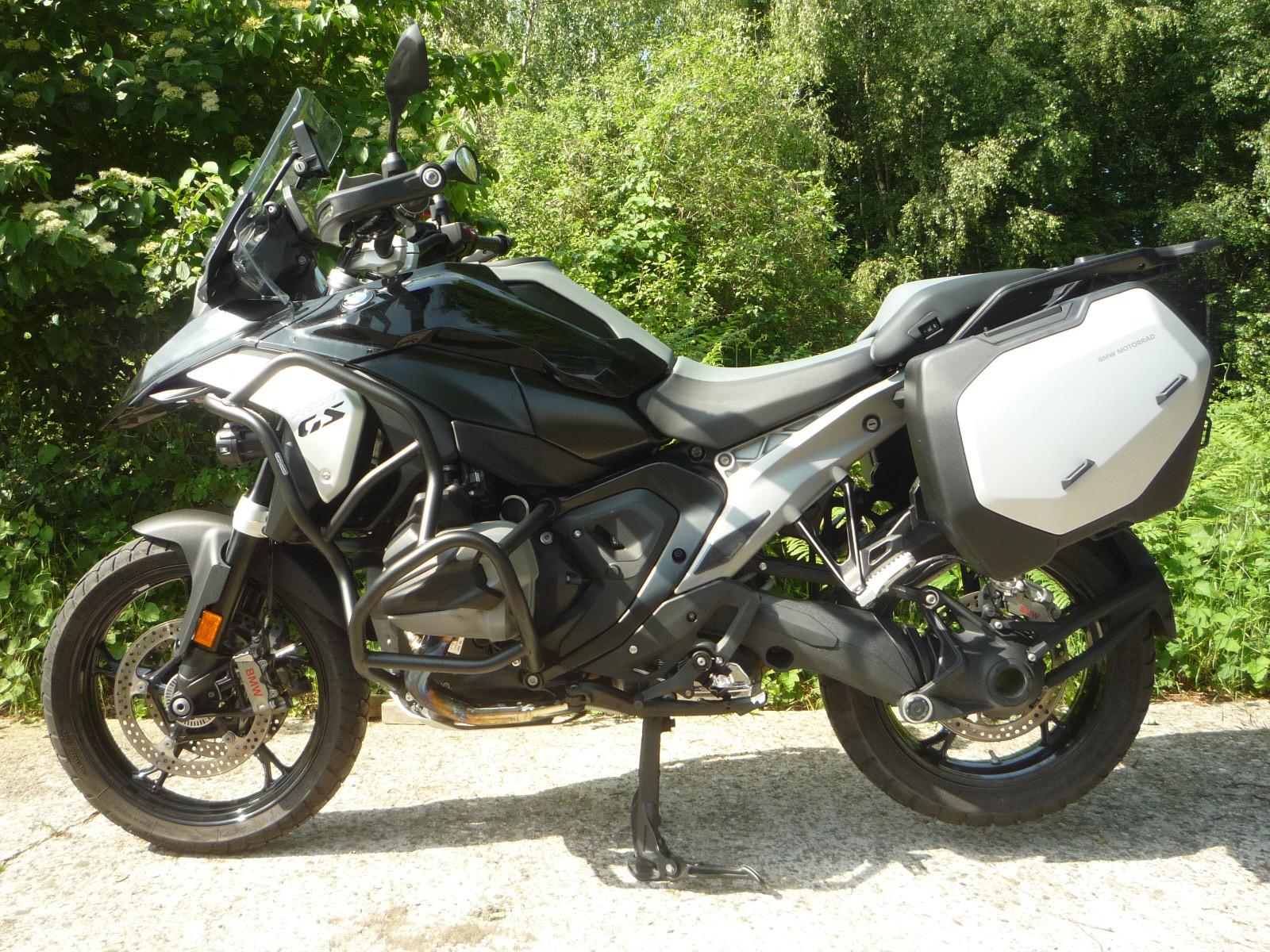 BMW R 1300 GS 5 Pakete Koffer Riding Assistant Servi