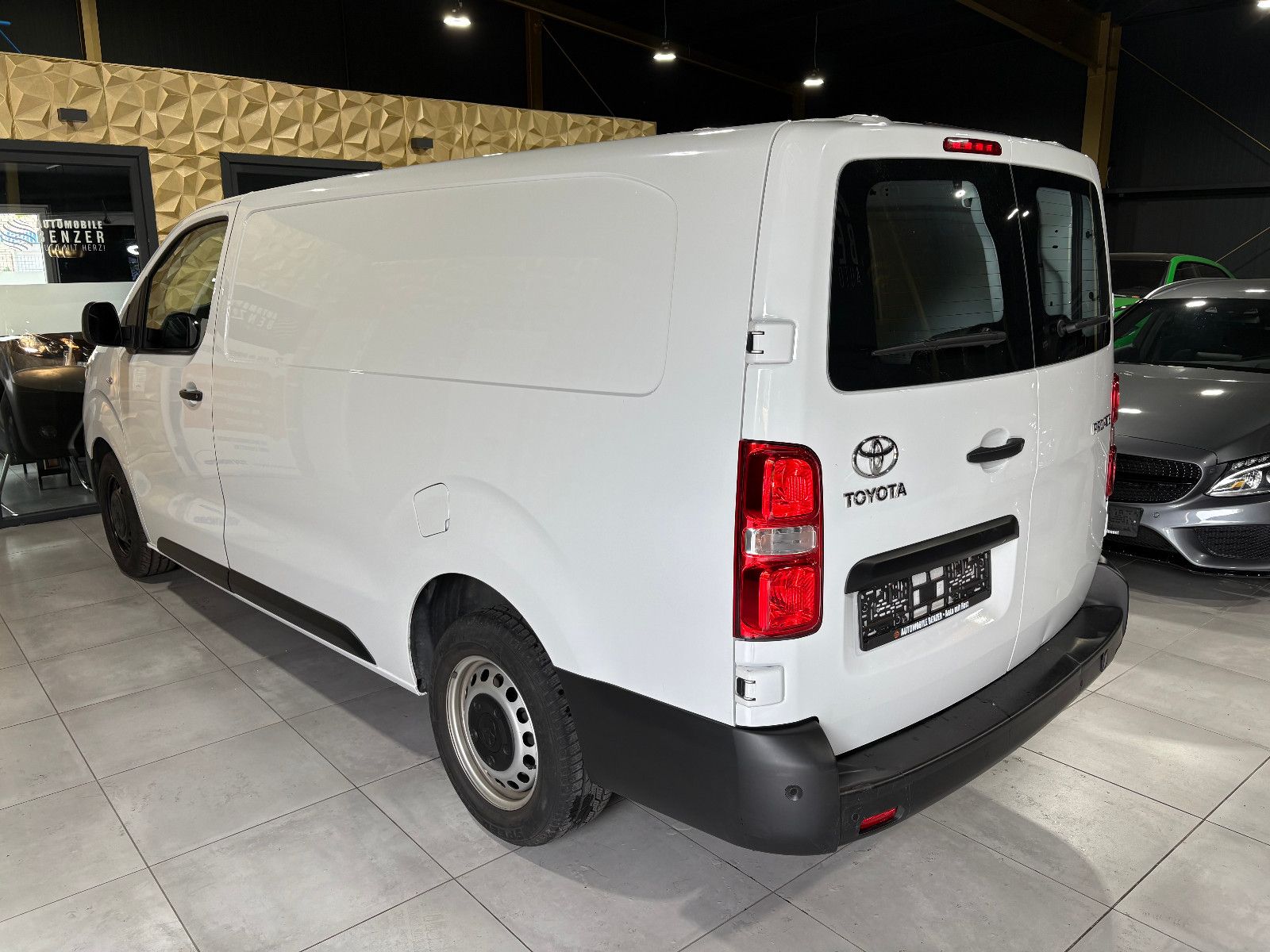 Fahrzeugabbildung Toyota Proace L2 Kasten Meister/360°/NAVI/APPLE/3-SITZ