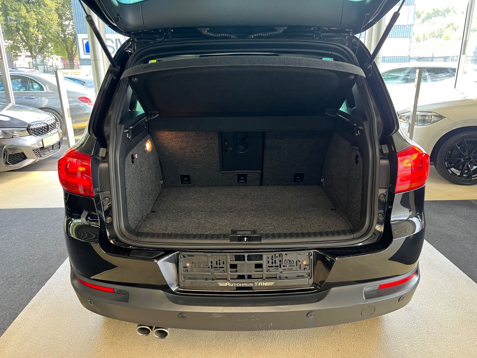 Fahrzeugabbildung Volkswagen Tiguan 2.0TDI Sport & Style 4Motion *PANO*XENON*
