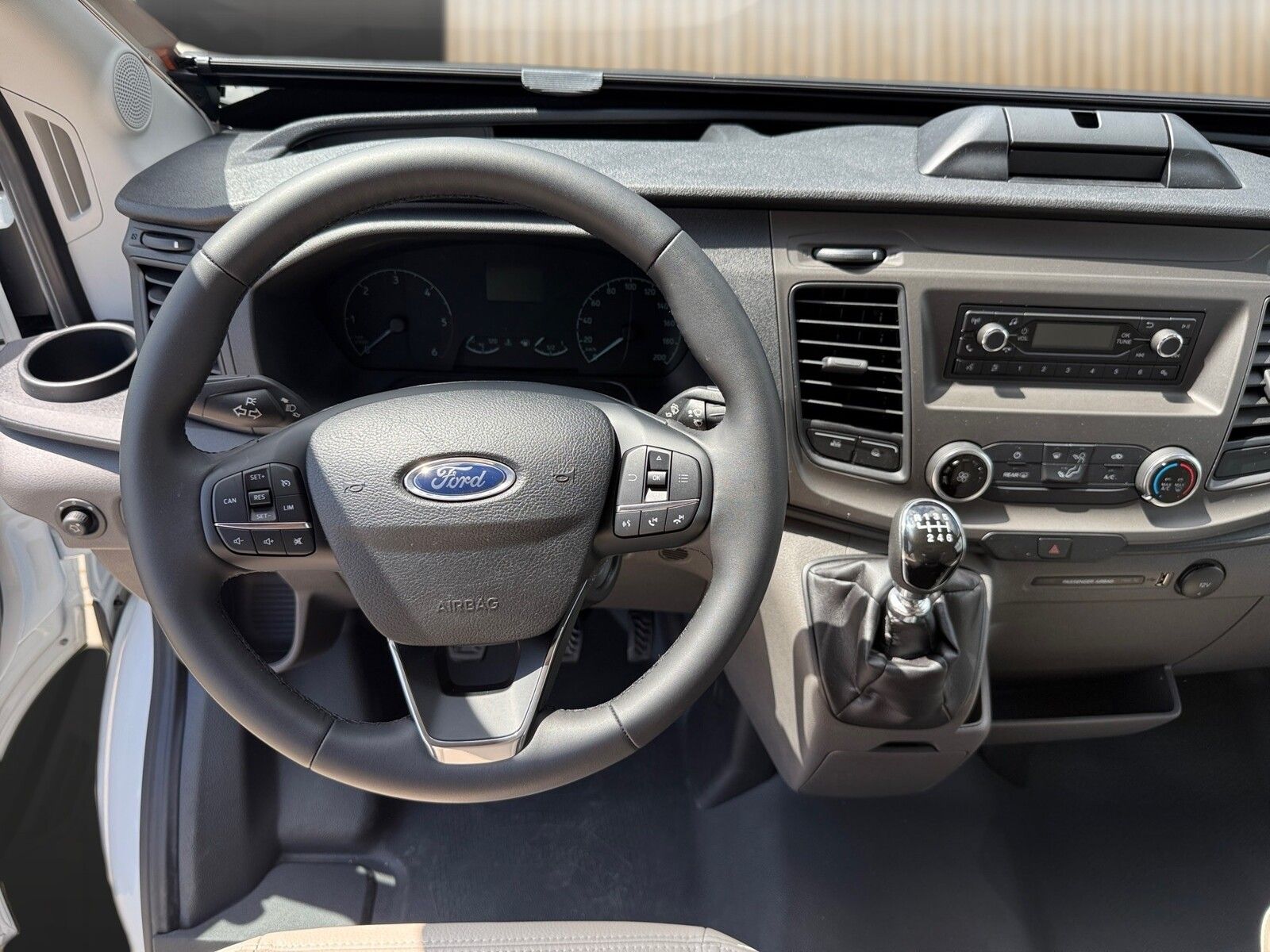 Fahrzeugabbildung Karmann Dexter 4x4 DE 570 AW Allrad 4x4, Rückfahrkamera