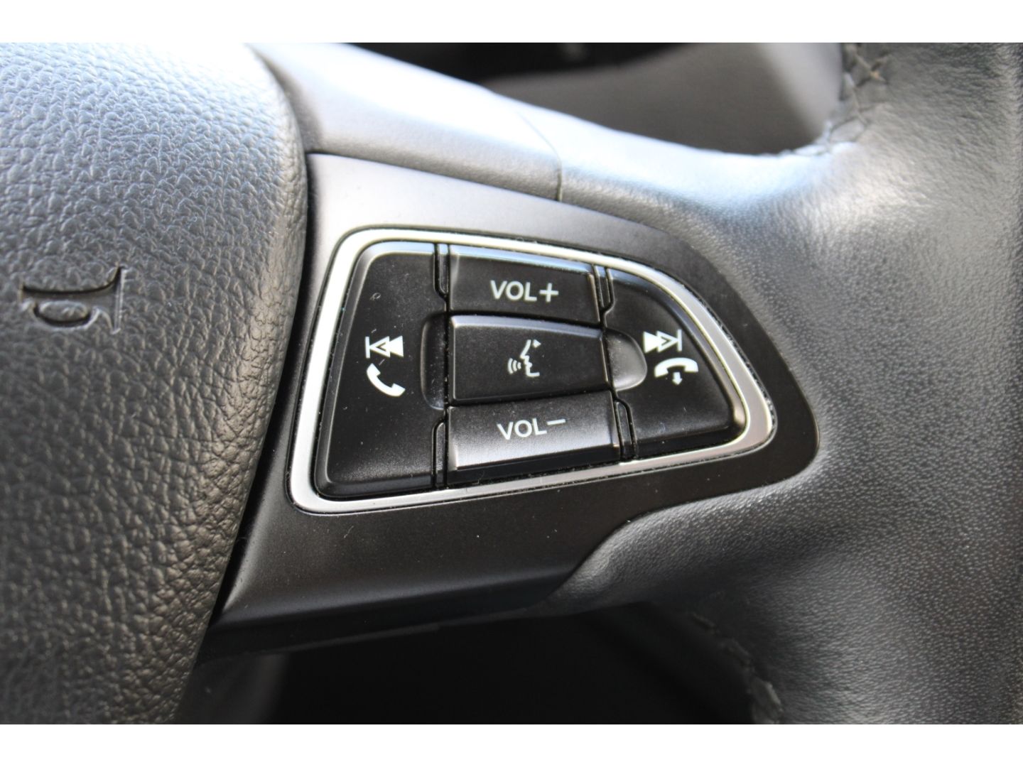 Fahrzeugabbildung Ford Grand C-Max Titanium 7-Sitze Xenon Navi RFK TWA