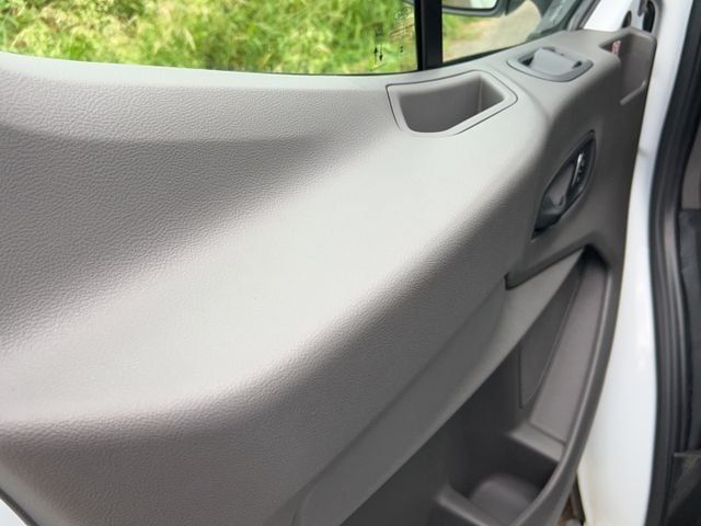 Fahrzeugabbildung Ford Transit Trend 350 L3 Kasten LKW Klimaautom DAB