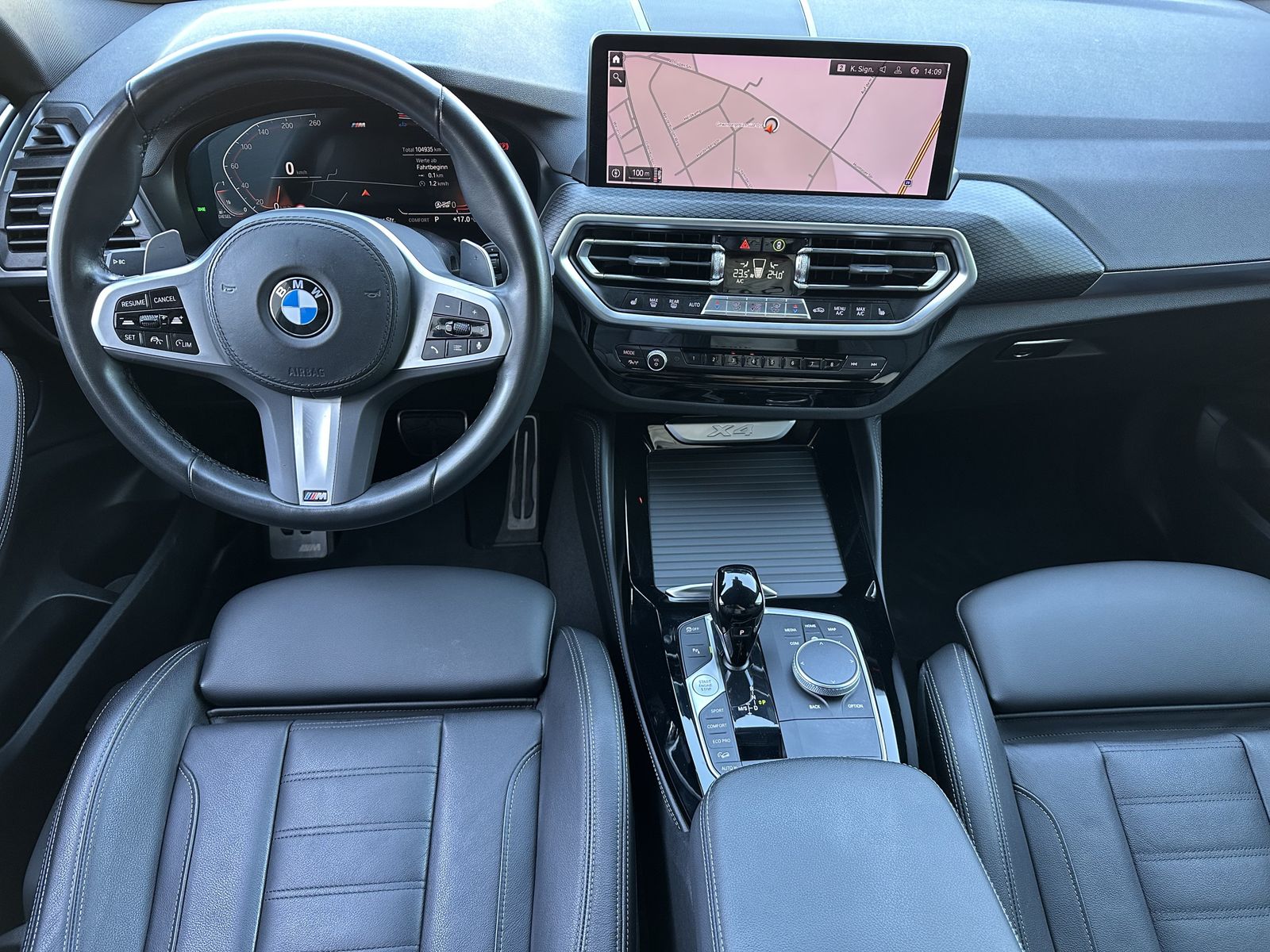Fahrzeugabbildung BMW X4 xDrive20d M-Sport NAV+LED+AHK+20ZOLL+ACC+HIFI