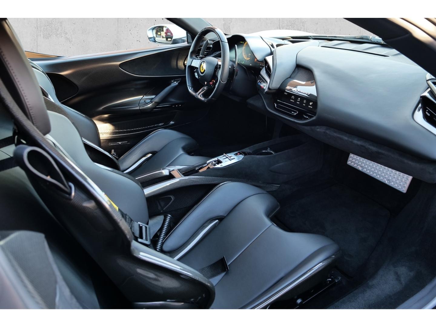 Ferrari SF90 Stradale *Carbon-Felge*Racingsitze*Assetto-