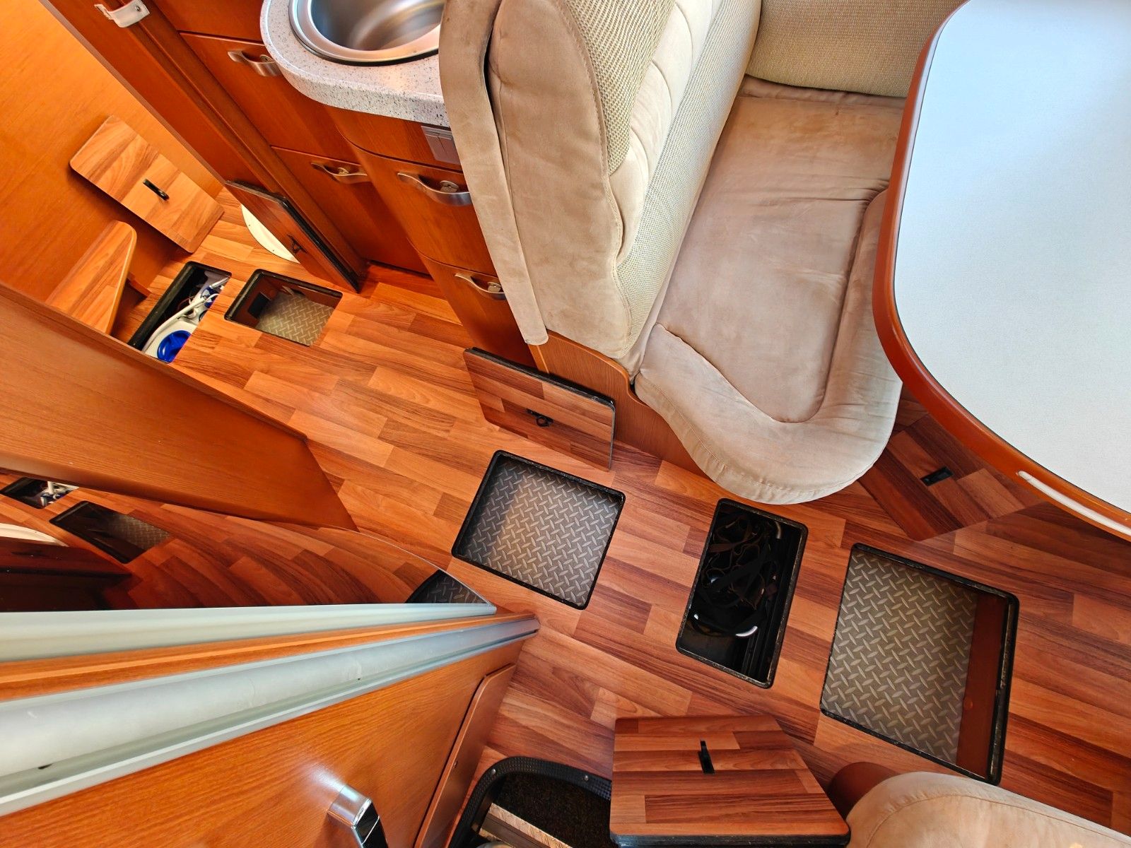 Fahrzeugabbildung HYMER / ERIBA / HYMERCAR B - KLASSE 594 - AUS ERSTBESITZ