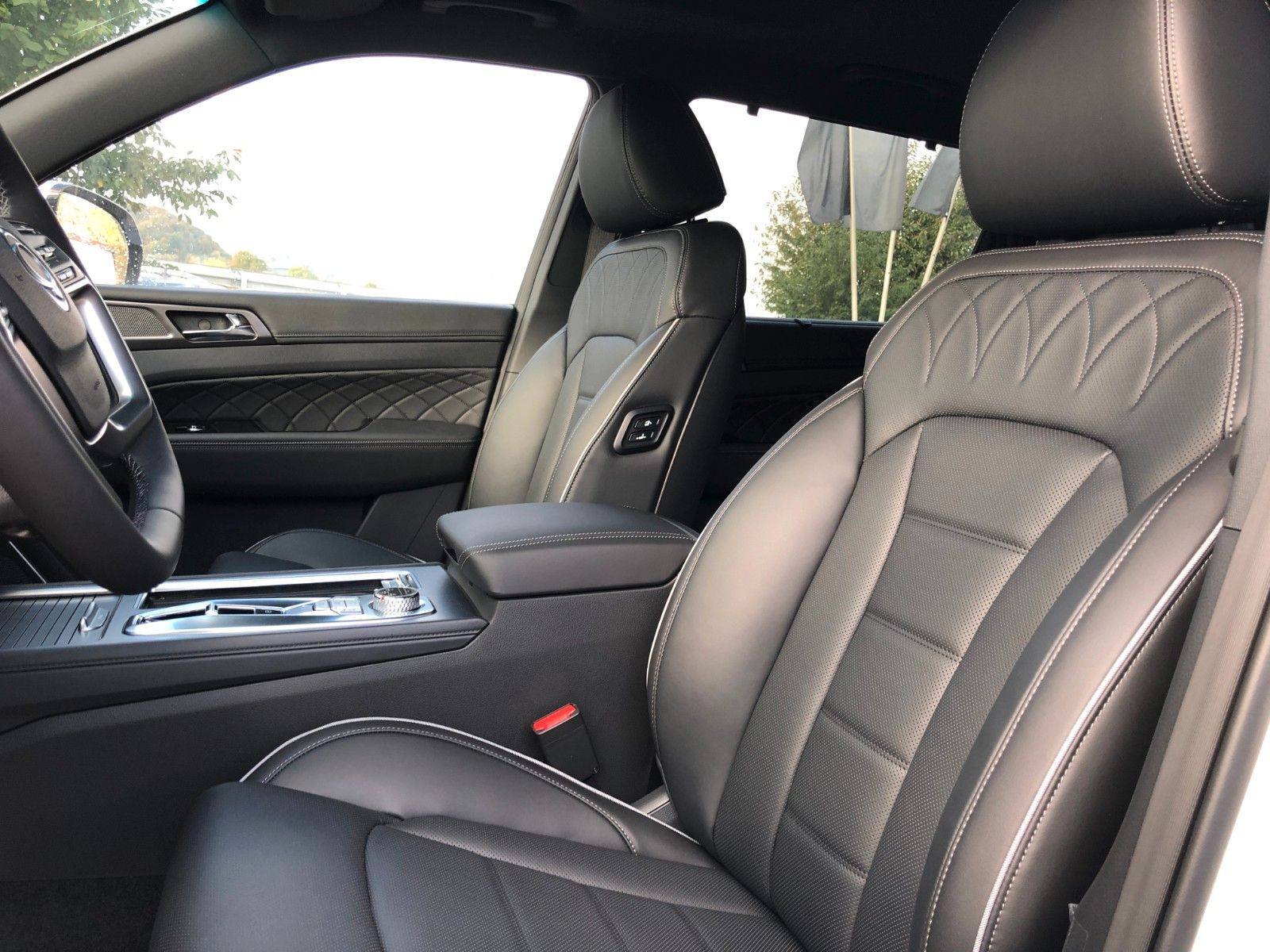 Fahrzeugabbildung KGM REXTON+BLACKLINE+LEDER+360°KAMERA+ELEKTR.SITZE++