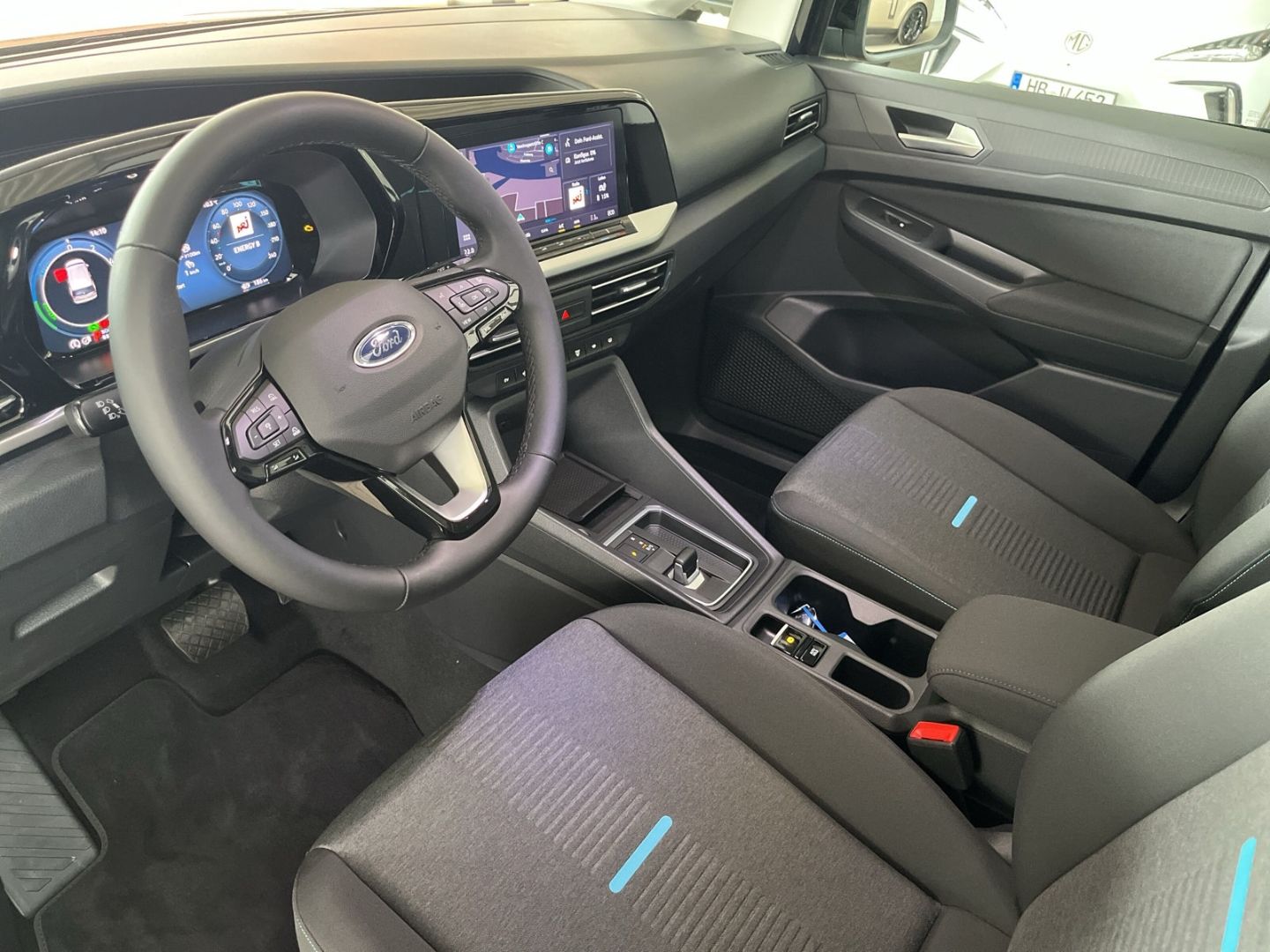 Fahrzeugabbildung Ford Tourneo Connect PHEV Active Pano Dig. Cockpit LE