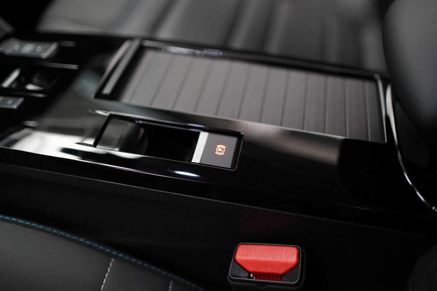 Fahrzeugabbildung Citroën C4 PureTech 130 EAT8 Max Automatik Sitzheizung
