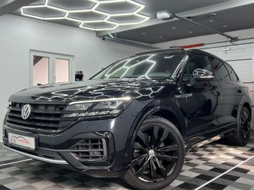 Volkswagen Touareg - 1