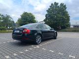 Skoda Octavia 1.6 TDI SCR NaviTeilleder - Skoda Octavia mit Diesel-Antrieb: Limousine, 1.6