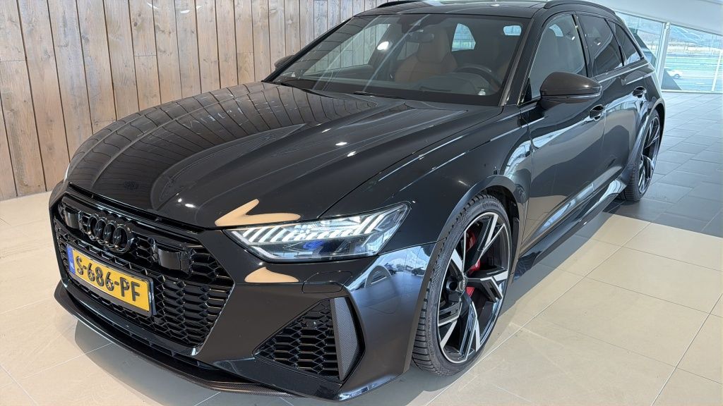 AUDI RS6 4.0 TFSI Quattro Carbon/Panorama/Head up