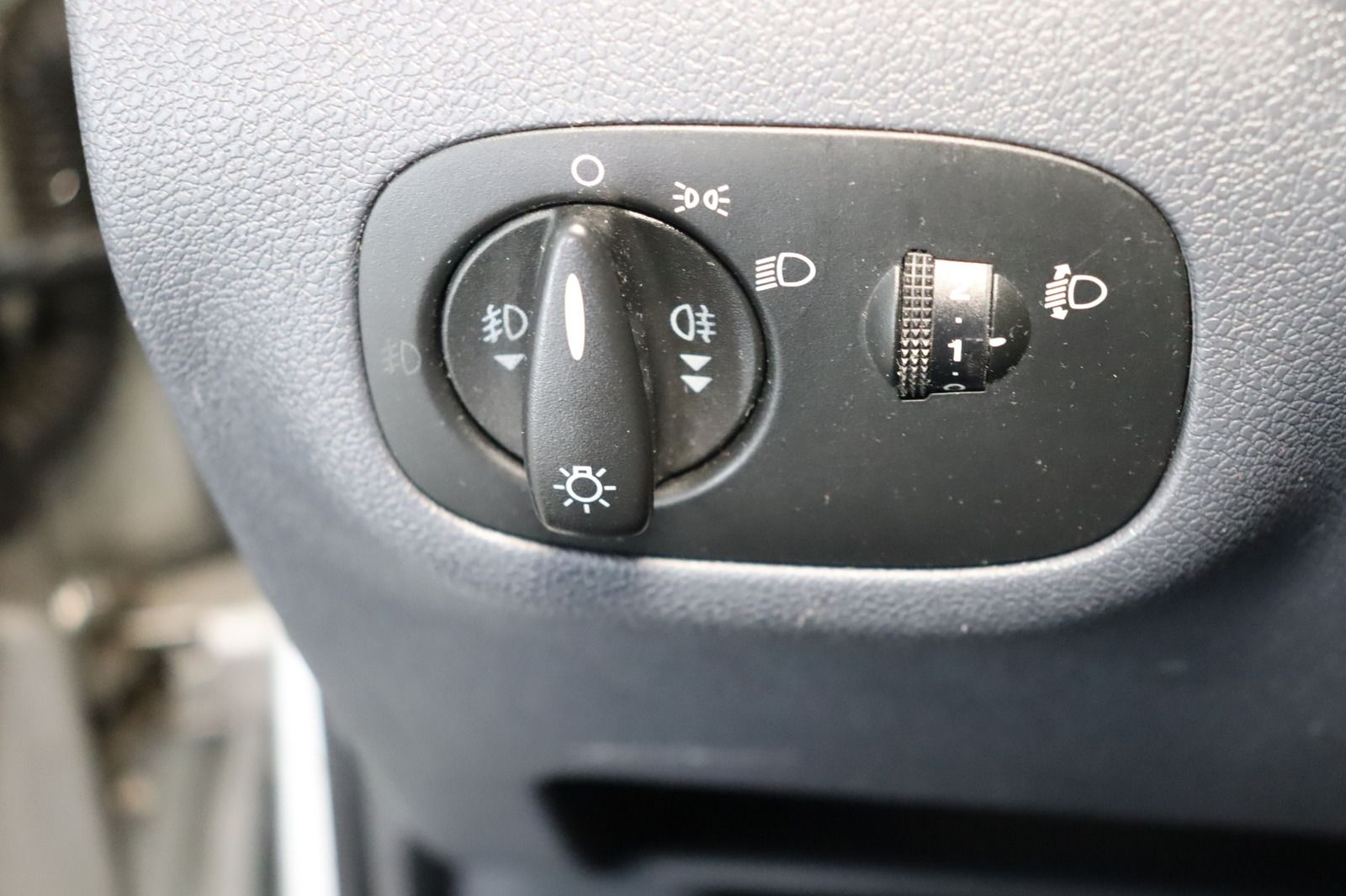 Fahrzeugabbildung Ford Transit Connect 1.8 DTCi T230 Kasten mit Klimaan