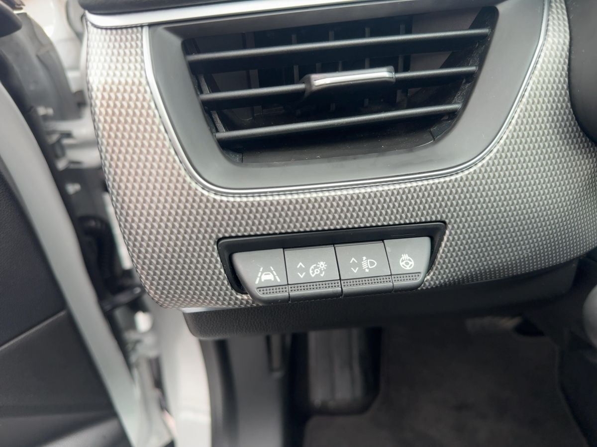 Fahrzeugabbildung Renault Arkana INTENS TCe 140 EDC SHZ Navi Kamera