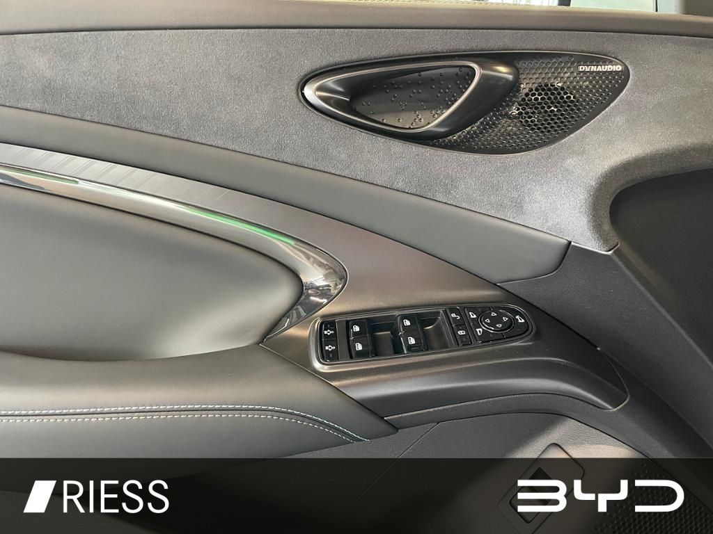 BYD SEAL