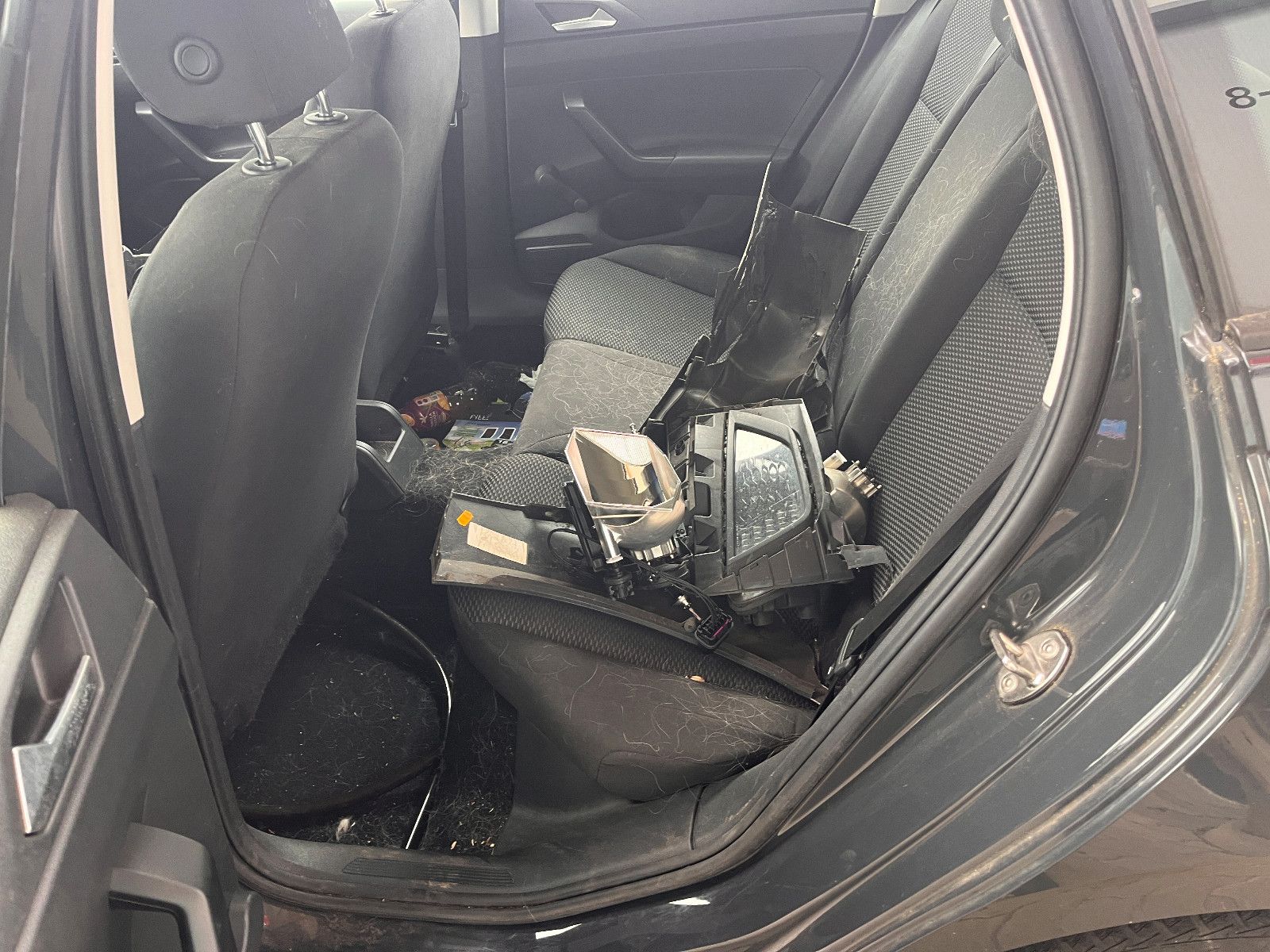 Fahrzeugabbildung Volkswagen Polo VI Trendline Frontschaden