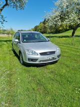Ford Focus 1,6 Ghia Ghia - Ford Focus aus 2005: Ghia