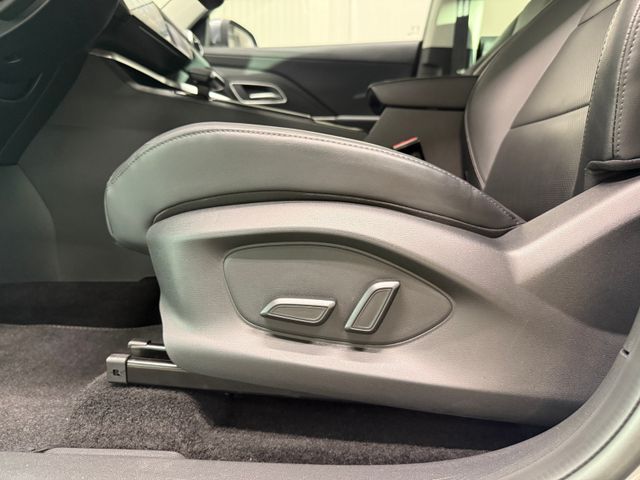 ZS Luxury 1.5 Hybrid + 145 kW KAM SHZ LED