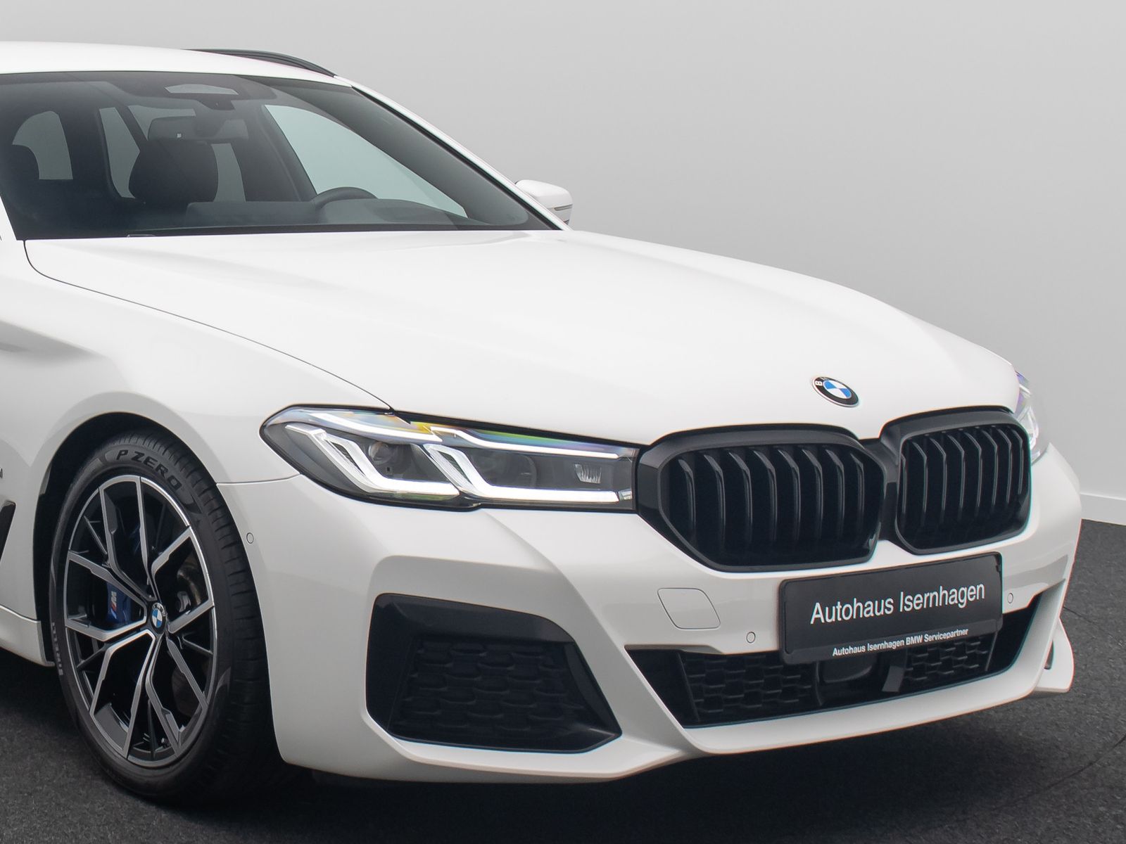 Fahrzeugabbildung BMW 530d xD M Sport DAB Kamera HUD Laser 4*Klima 19"