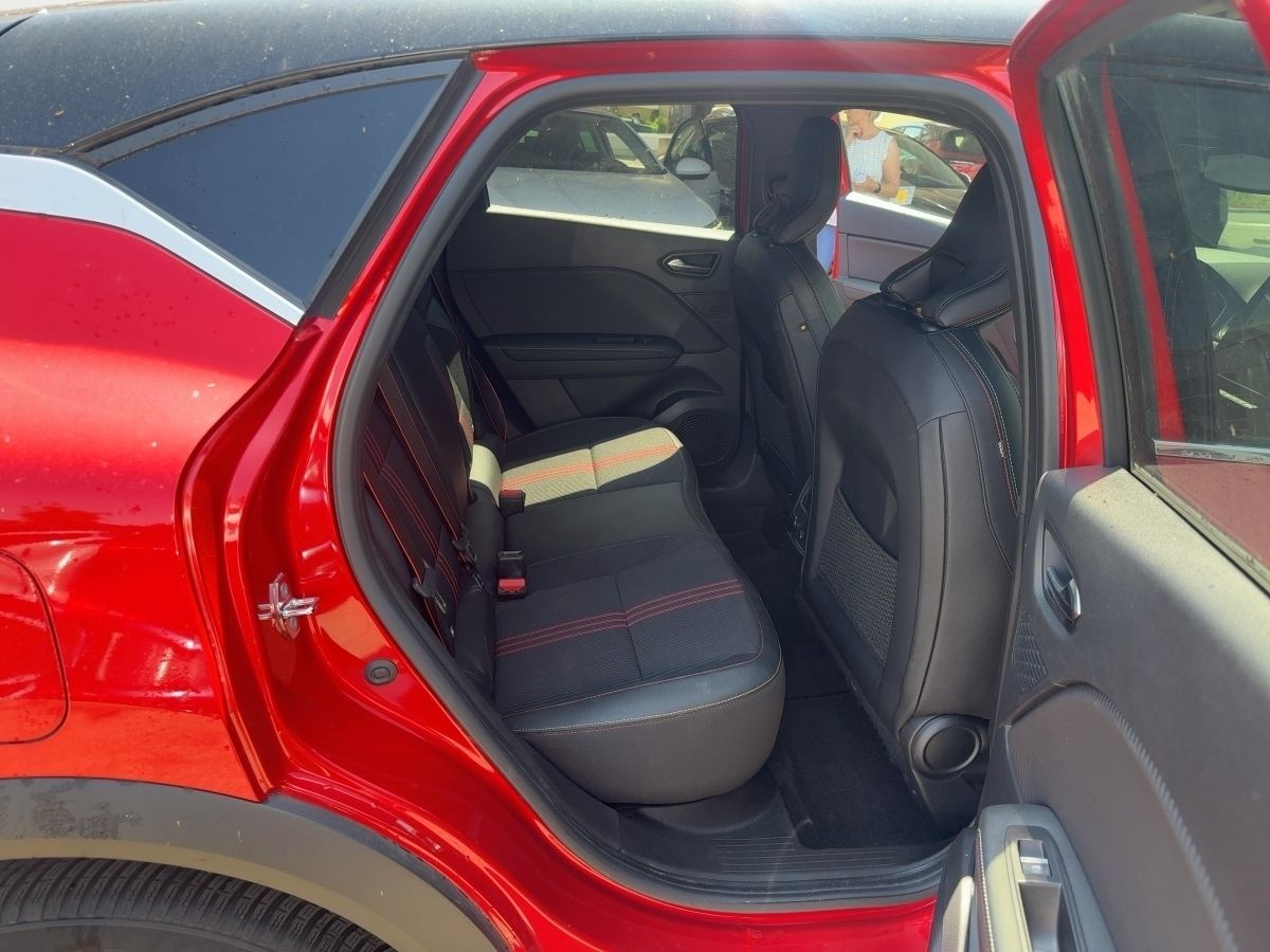Fahrzeugabbildung Renault Captur R.S. LINE E-TECH Plug-in 160