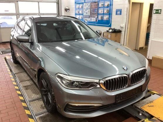 BMW 520d xDrive/LED/PANO/HARMAN/360°/HUD/VIRTUAL/SHZ