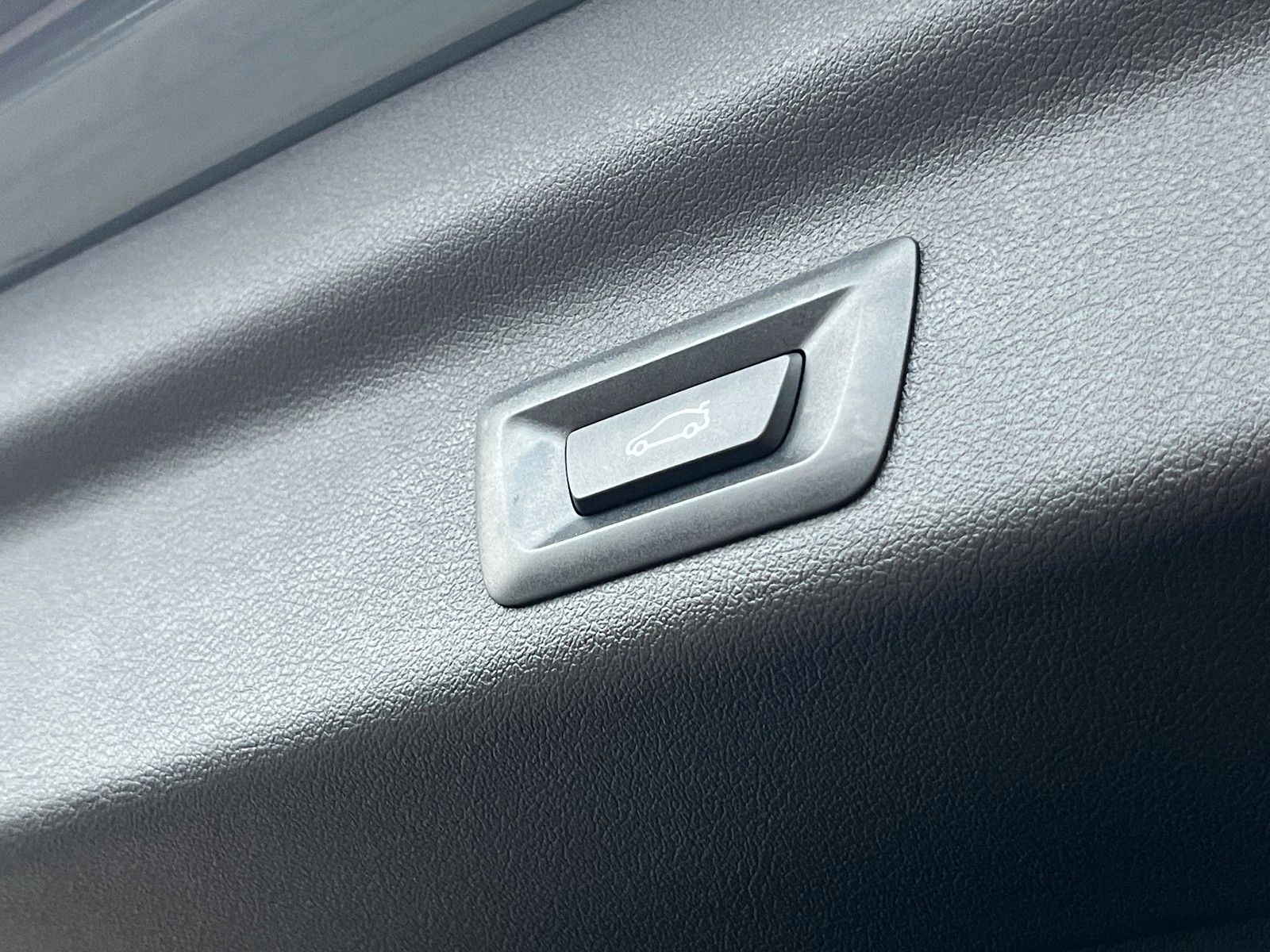 Fahrzeugabbildung BMW X1 18d sDrive*xLine*NAVI*PDC*KAMERA*u.v.m**