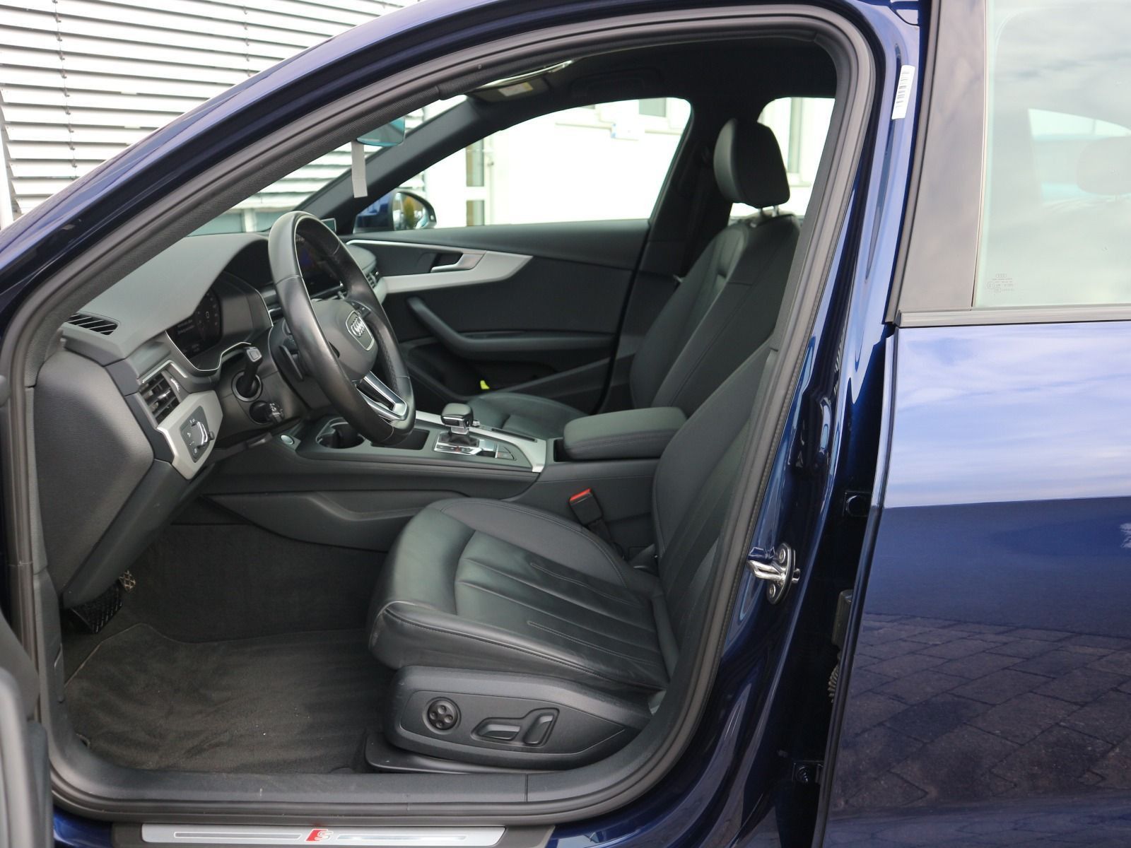 Audi A4 - Bild 10