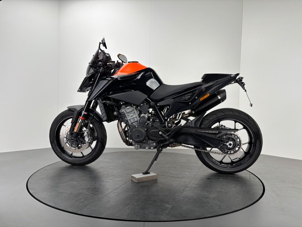 Fahrzeugabbildung KTM 890 DUKE *TOP-ZUSTAND *1. HAND *ARROW