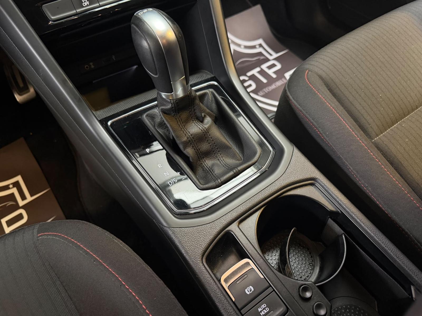 Volkswagen Touran *R-line*7Sitzer*ACC*AHK*R.Kam*